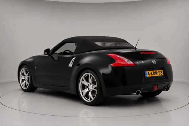 Nissan 370Z (2013) thumbnail 6
