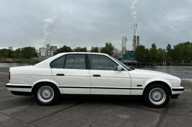 BMW 5-Serie (1993) thumbnail 4