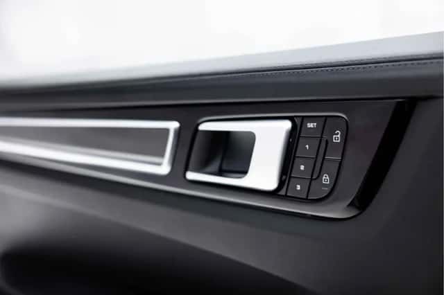 Porsche Cayenne (2019) thumbnail 33