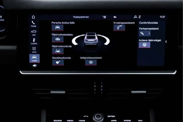 Porsche Cayenne (2019) thumbnail 53