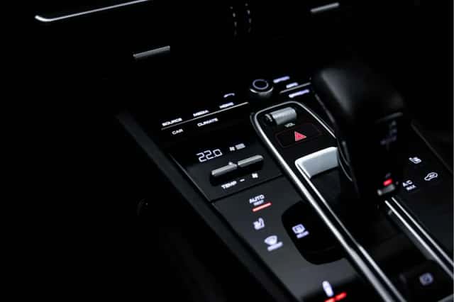 Porsche Cayenne (2019) thumbnail 55