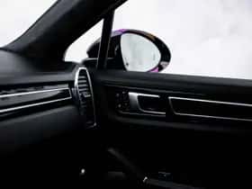 Porsche Cayenne (2019) thumbnail 60