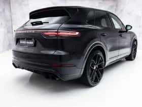 Porsche Cayenne (2019) thumbnail 2