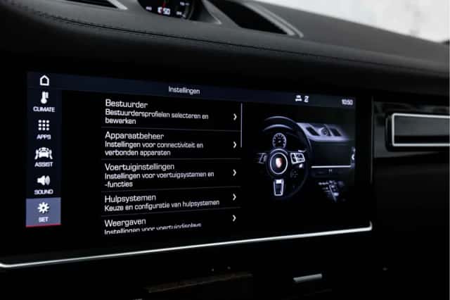 Porsche Cayenne (2019) thumbnail 46