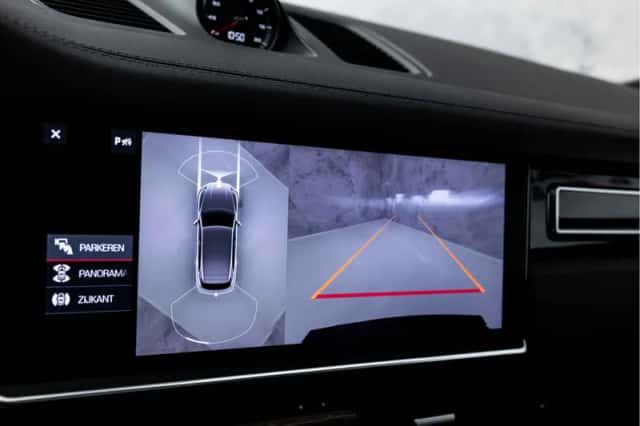 Porsche Cayenne (2019) thumbnail 48