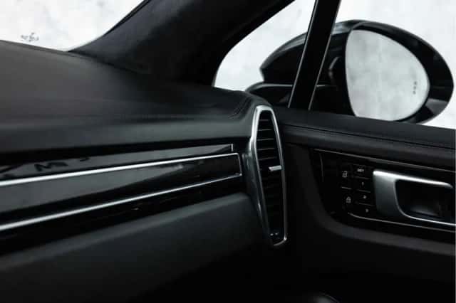 Porsche Cayenne (2019) thumbnail 54