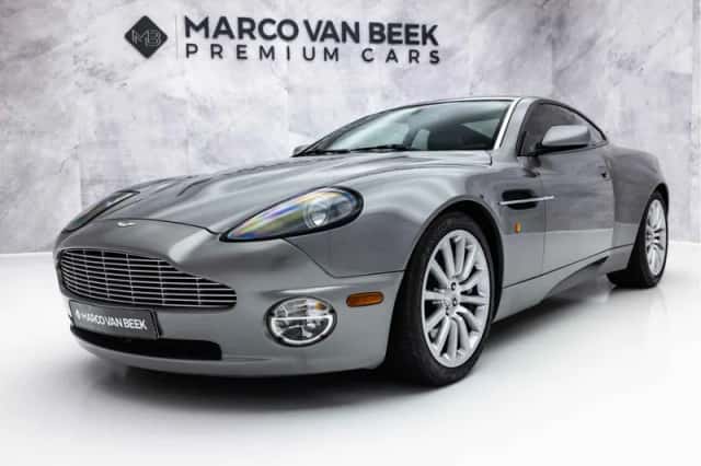 Aston Martin V12 Vanquish (2002) thumbnail 1