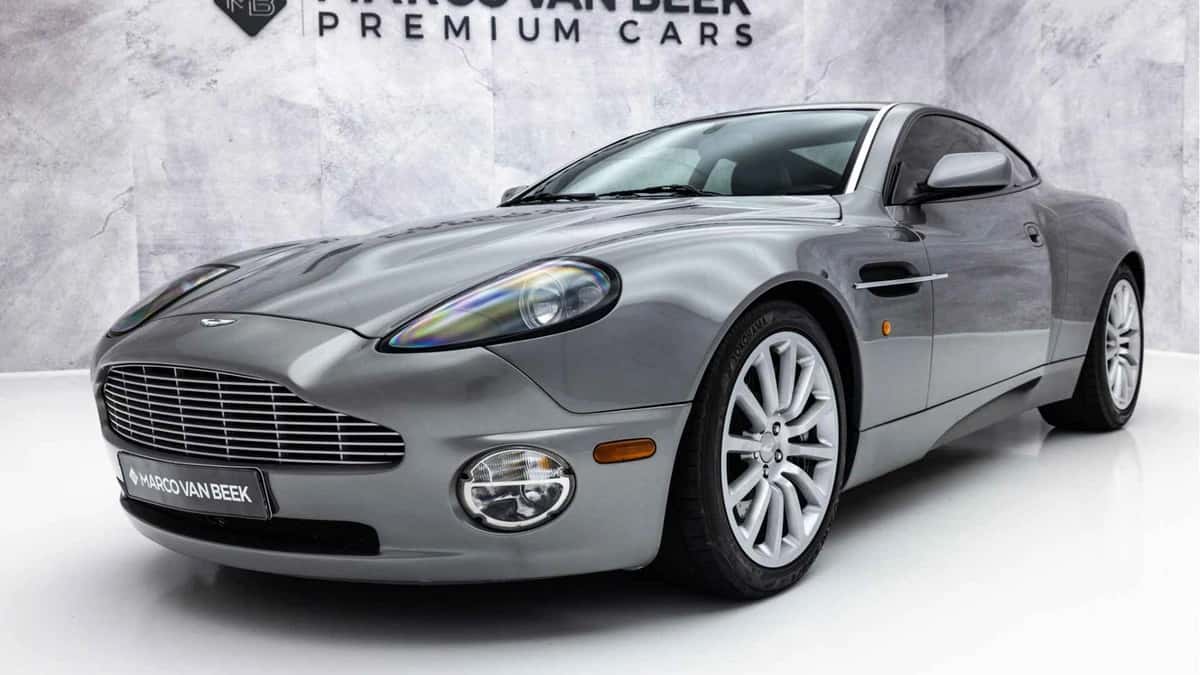 Aston Martin V12 Vanquish (2002) — foto 1
