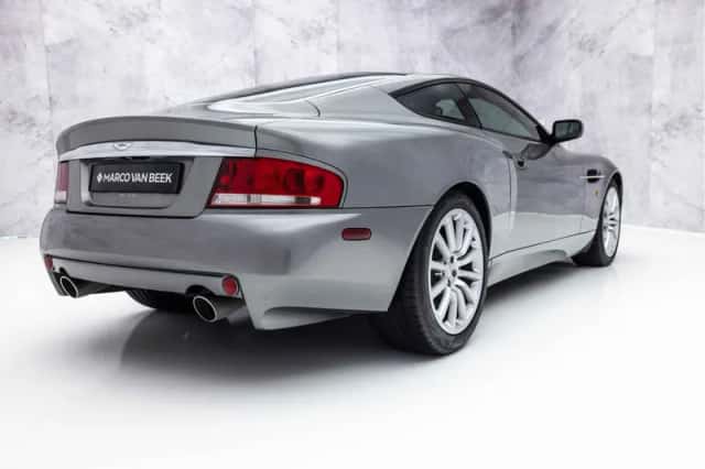 Aston Martin V12 Vanquish (2002) thumbnail 2