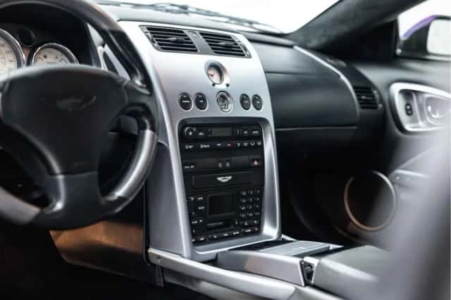 Aston Martin V12 Vanquish (2002) thumbnail 15