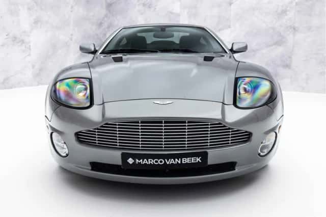 Aston Martin V12 Vanquish (2002) thumbnail 3