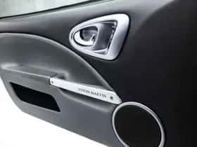Aston Martin V12 Vanquish (2002) thumbnail 26