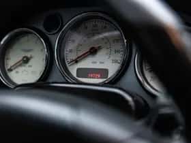 Aston Martin V12 Vanquish (2002) thumbnail 33