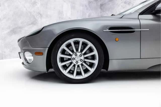 Aston Martin V12 Vanquish (2002) thumbnail 5