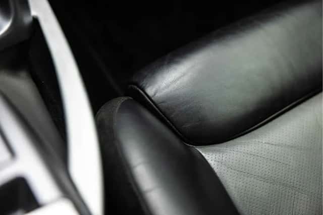 Aston Martin V12 Vanquish (2002) thumbnail 53