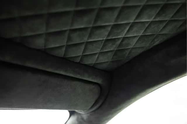 Aston Martin V12 Vanquish (2002) thumbnail 54