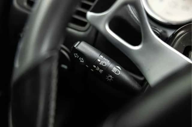 Aston Martin V12 Vanquish (2002) thumbnail 56
