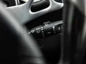 Aston Martin V12 Vanquish (2002) thumbnail 57