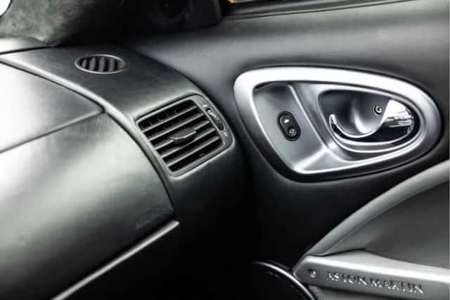 Aston Martin V12 Vanquish (2002) thumbnail 60