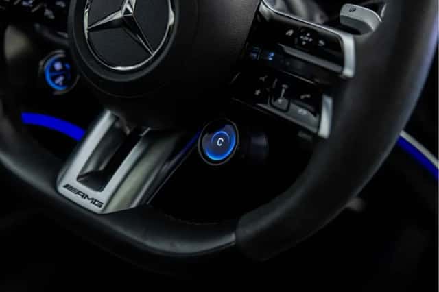 Mercedes-Benz EQS (2023) thumbnail 23