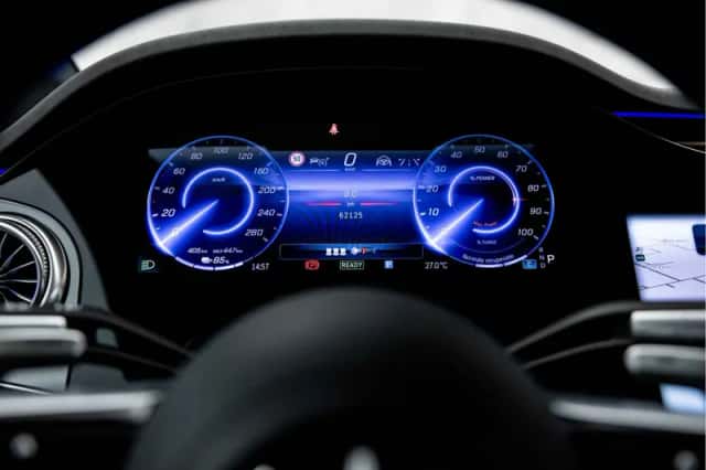Mercedes-Benz EQS (2023) thumbnail 32