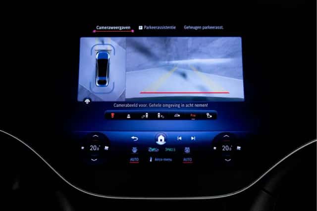 Mercedes-Benz EQS (2023) thumbnail 40