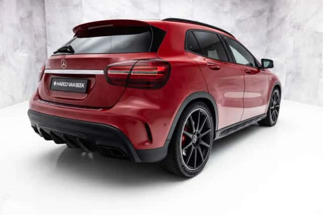 Mercedes-Benz GLA (2017) thumbnail 2