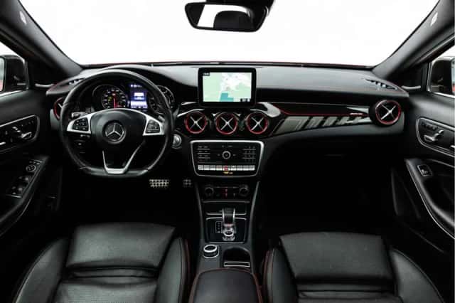 Mercedes-Benz GLA (2017) thumbnail 16