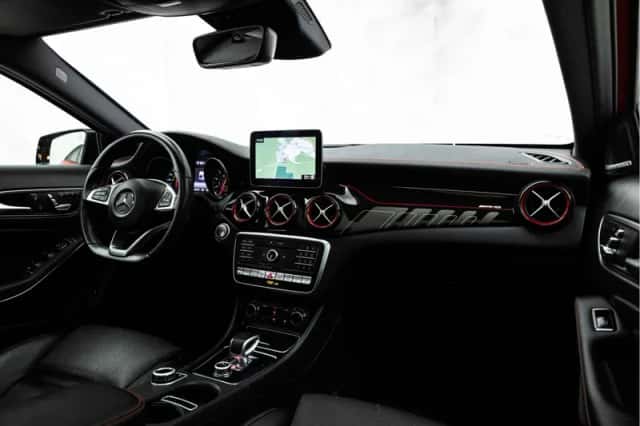 Mercedes-Benz GLA (2017) thumbnail 18
