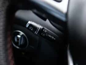 Mercedes-Benz GLA (2017) thumbnail 38