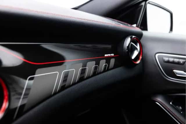 Mercedes-Benz GLA (2017) thumbnail 39