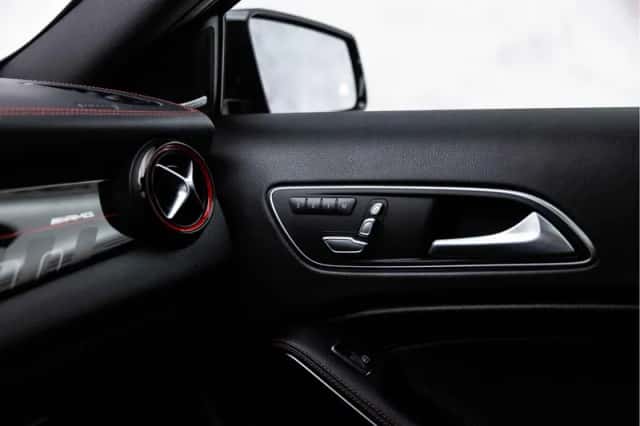 Mercedes-Benz GLA (2017) thumbnail 47