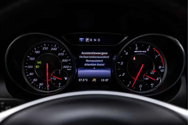 Mercedes-Benz GLA (2017) thumbnail 50