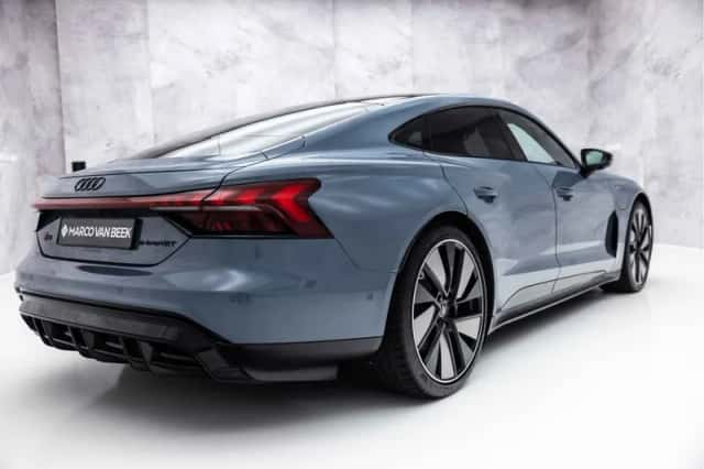 Audi e-tron GT (2022) thumbnail 2