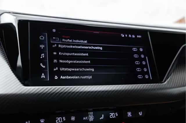 Audi e-tron GT (2022) thumbnail 54