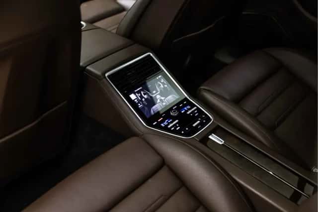 Porsche Panamera (2016) thumbnail 12