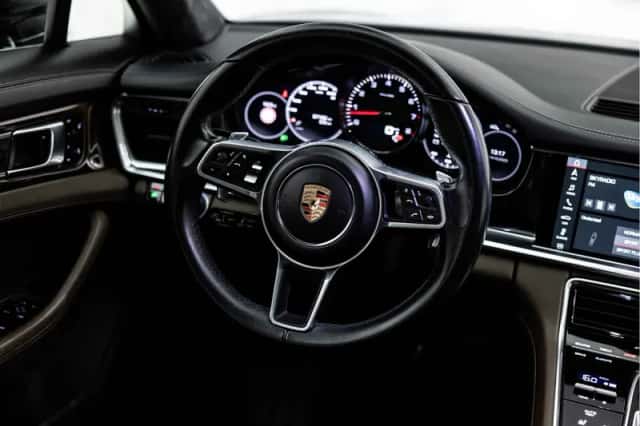 Porsche Panamera (2016) thumbnail 15