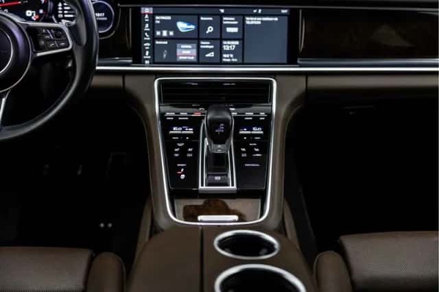 Porsche Panamera (2016) thumbnail 19
