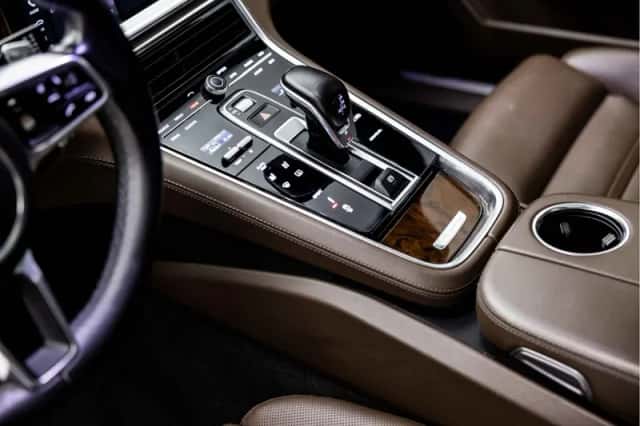 Porsche Panamera (2016) thumbnail 25