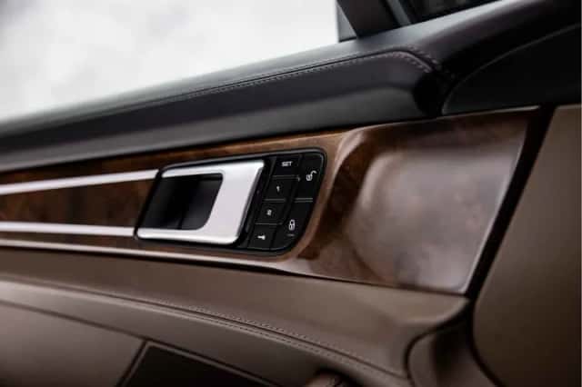Porsche Panamera (2016) thumbnail 26