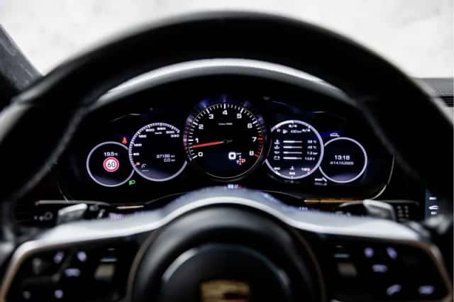 Porsche Panamera (2016) thumbnail 29