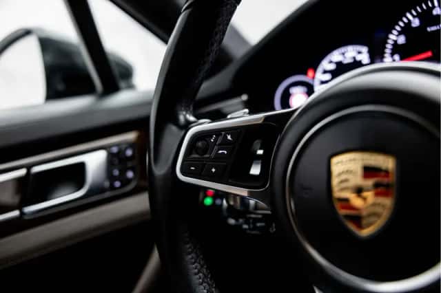 Porsche Panamera (2016) thumbnail 31