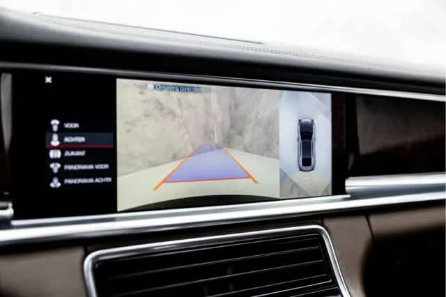 Porsche Panamera (2016) thumbnail 35