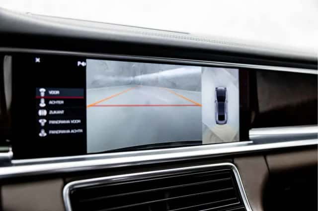 Porsche Panamera (2016) thumbnail 36