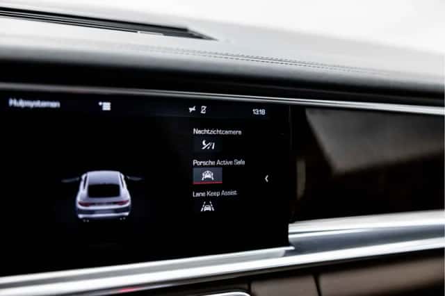 Porsche Panamera (2016) thumbnail 41