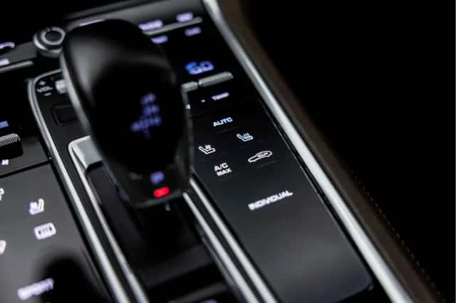 Porsche Panamera (2016) thumbnail 45