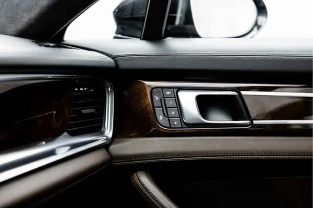 Porsche Panamera (2016) thumbnail 51