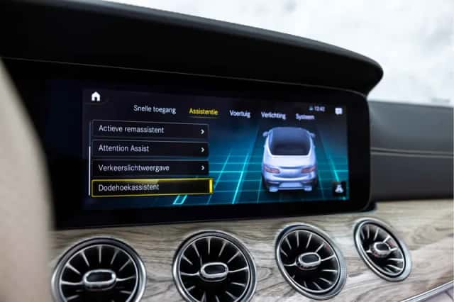 Mercedes-Benz E-Klasse (2023) thumbnail 39