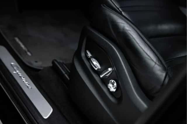 Porsche Cayenne (2020) thumbnail 24