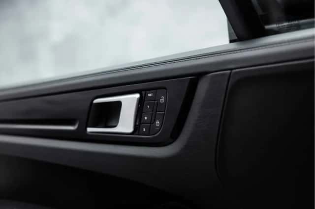 Porsche Cayenne (2020) thumbnail 27